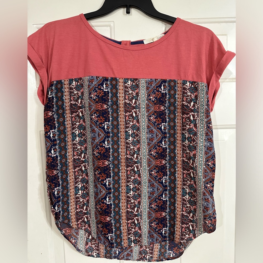 Rewind Women’s Blouse. Size L. Normal wear. Very Clean. Smoke Free.